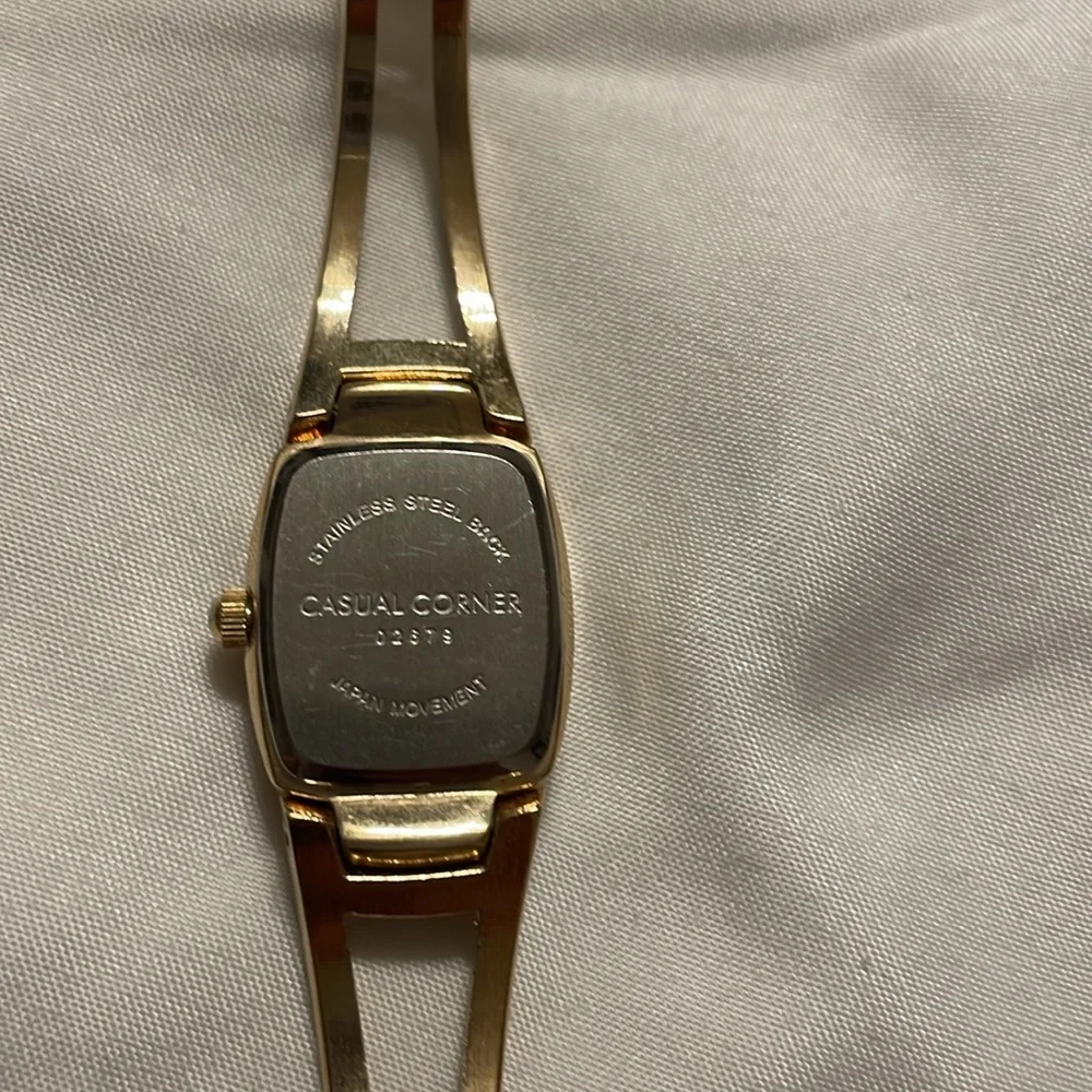 Casual Corner gold-tone‎ watch